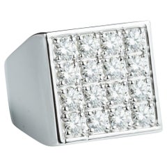 Bague de chevalière en or blanc 18 carats, diamant taille ronde, poids total de 2,57 carats