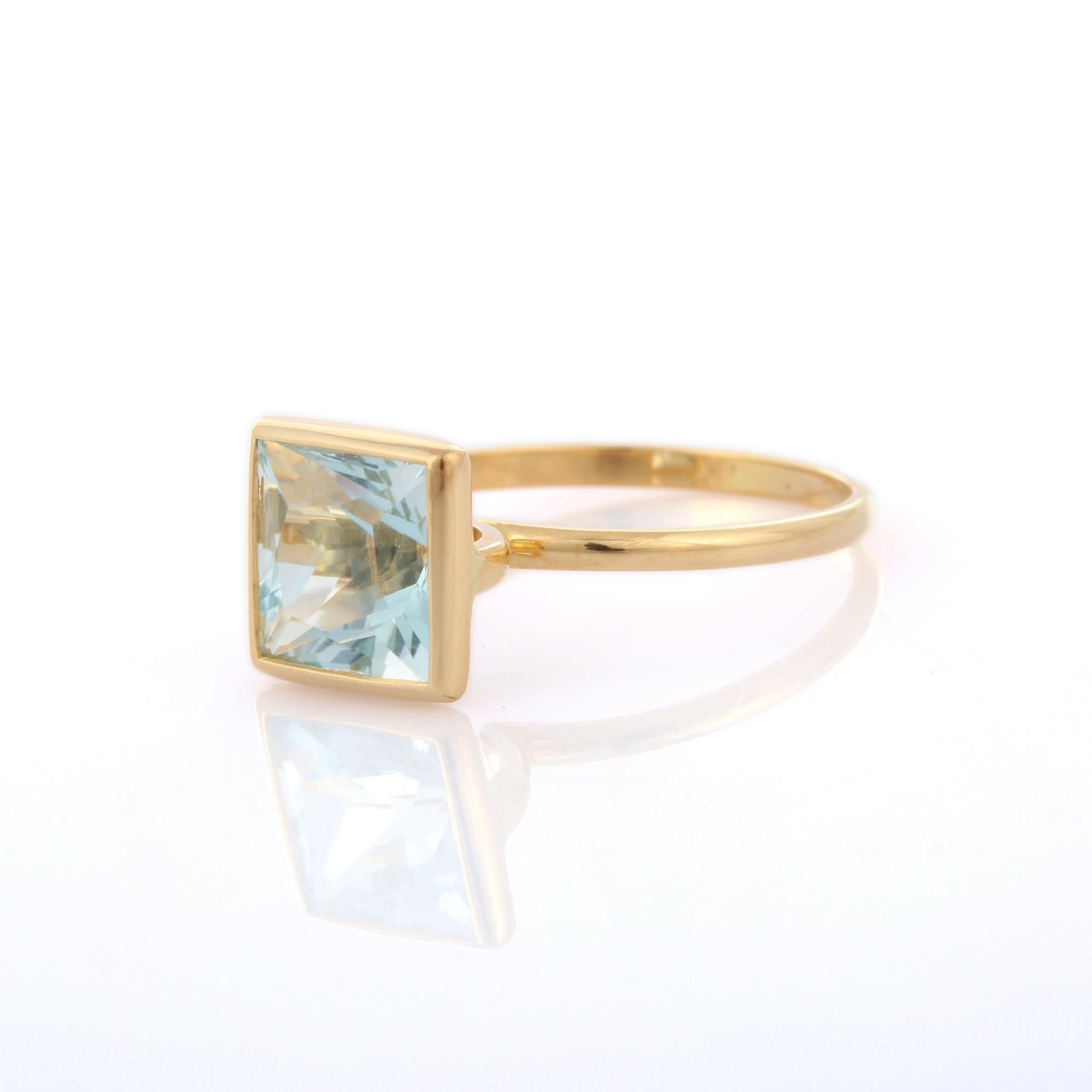 For Sale:  2.58 Carat Aquamarine 18 Karat Yellow Gold Solitaire Ring 3