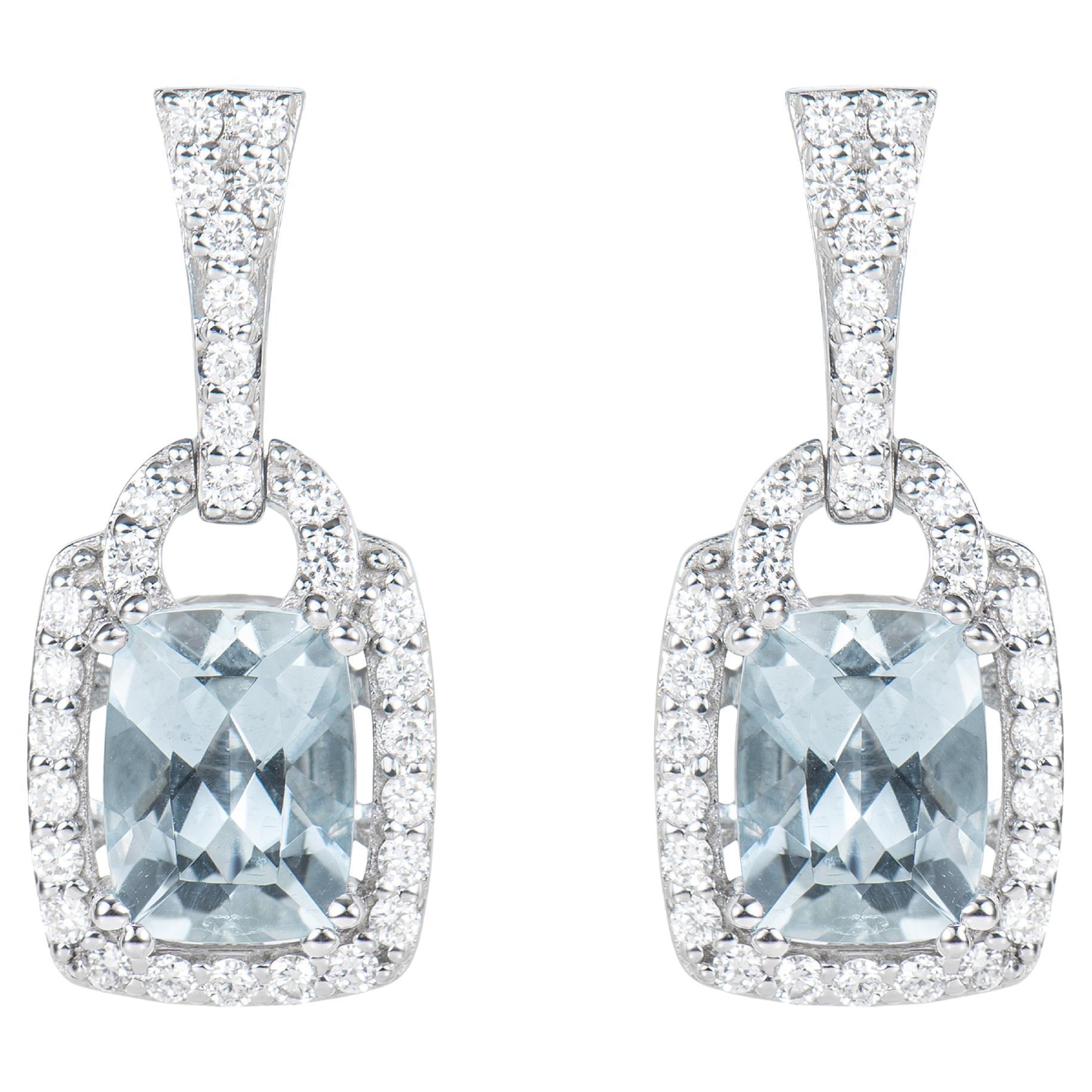 Boucles d'oreilles en goutte en or blanc 18 carats avec aigue-marine de 2,58 carats et diamants blancs