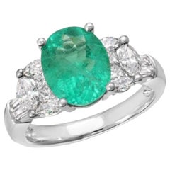 2.58 Carat Colombian Emerald & .1.34 Carat Diamonds in 18 Karat White Gold Ring