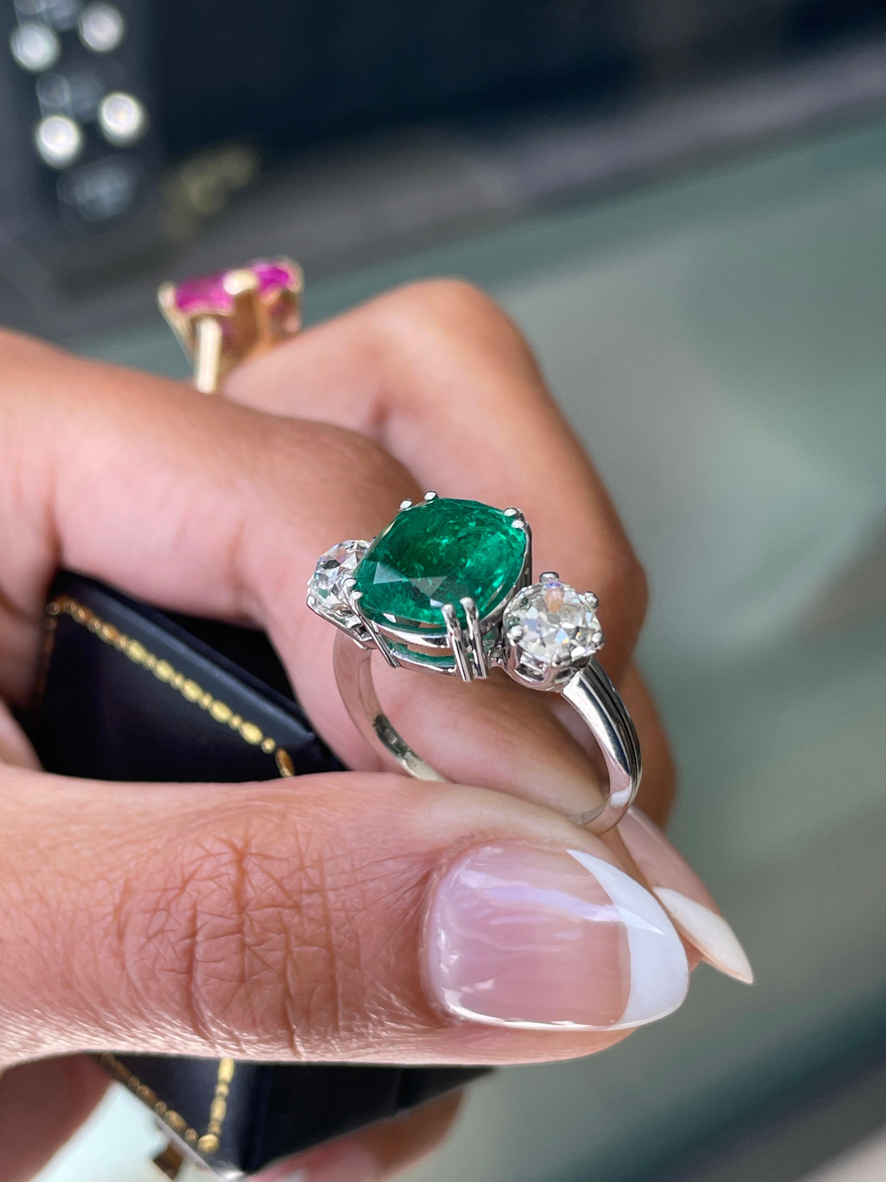 2.58 Carat Colombian Emerald and Old Cut Diamond Three Stone Engagement Ring For Sale 1