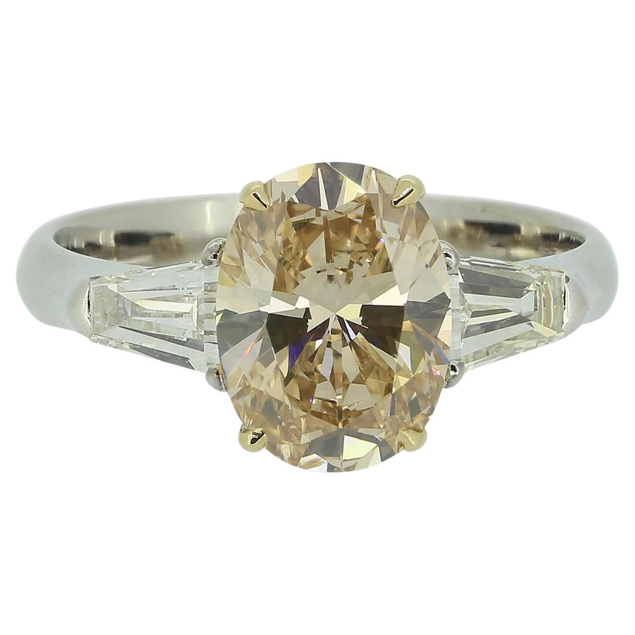 2,58 Karat Ausgefallener brauner, gelber, gelber und orangefarbener Diamant-Verlobungsring im Angebot