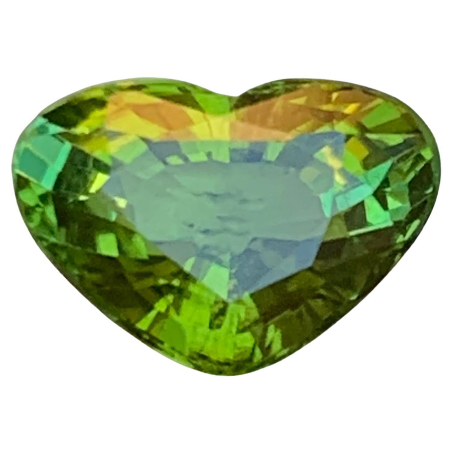 2,58 Karat Natürlicher Lebendiger Grüner Turmalin Herzförmiger Schliff Loser Edelstein im Angebot