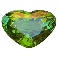 2,58 carati di tormalina verde vibrante naturale tagliata a forma di cuore, gemma sfusa