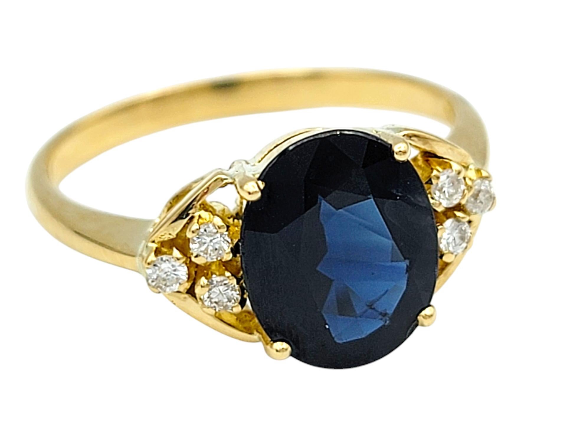 2.58 Carat Oval Cut Blue Sapphire Ring with Diamonds in 18 Karat Yellow Gold In Good Condition For Sale In Scottsdale, AZ