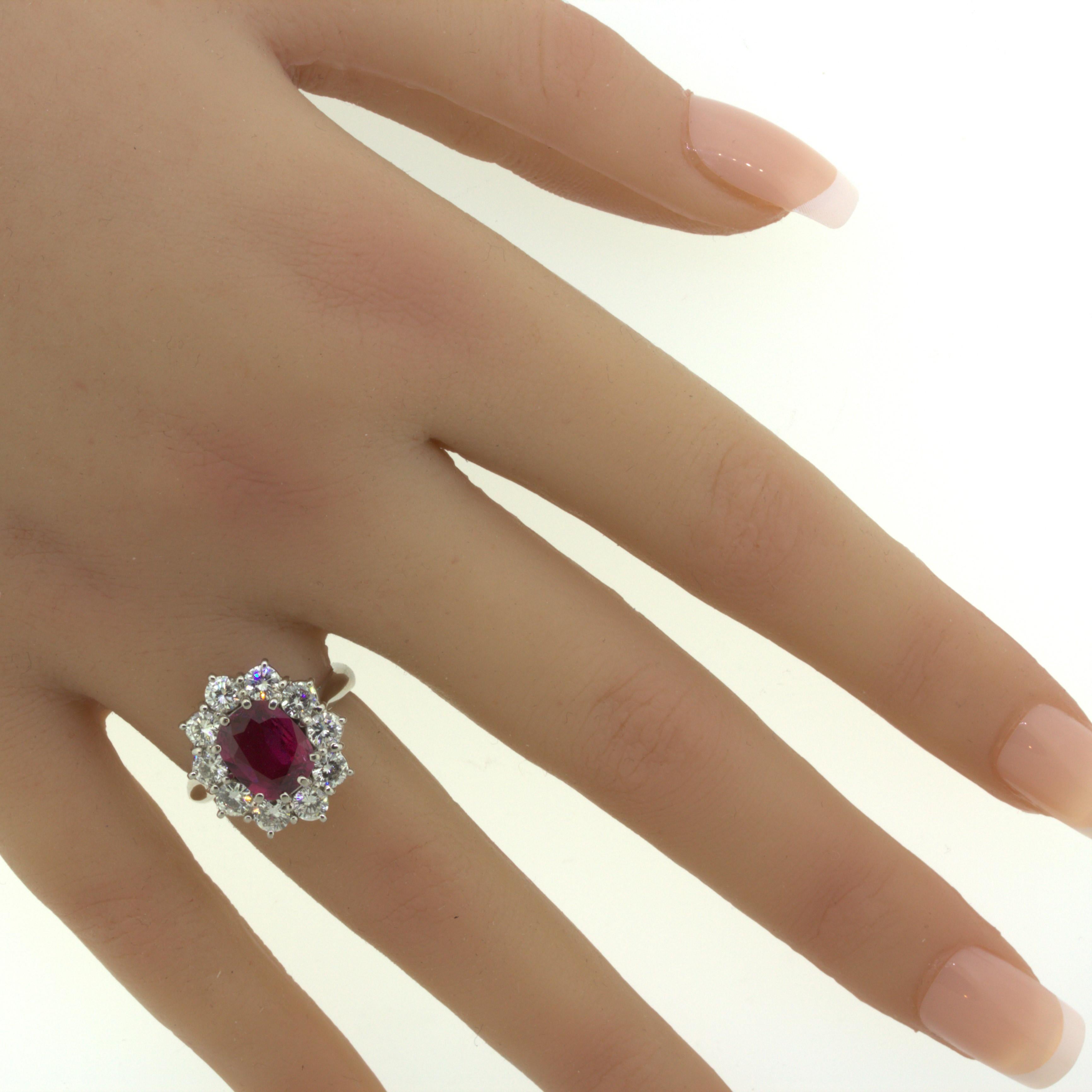 Bague en platine Princesse Diana avec diamant rubis de 2,58 carats, certifiée GIA en vente 9