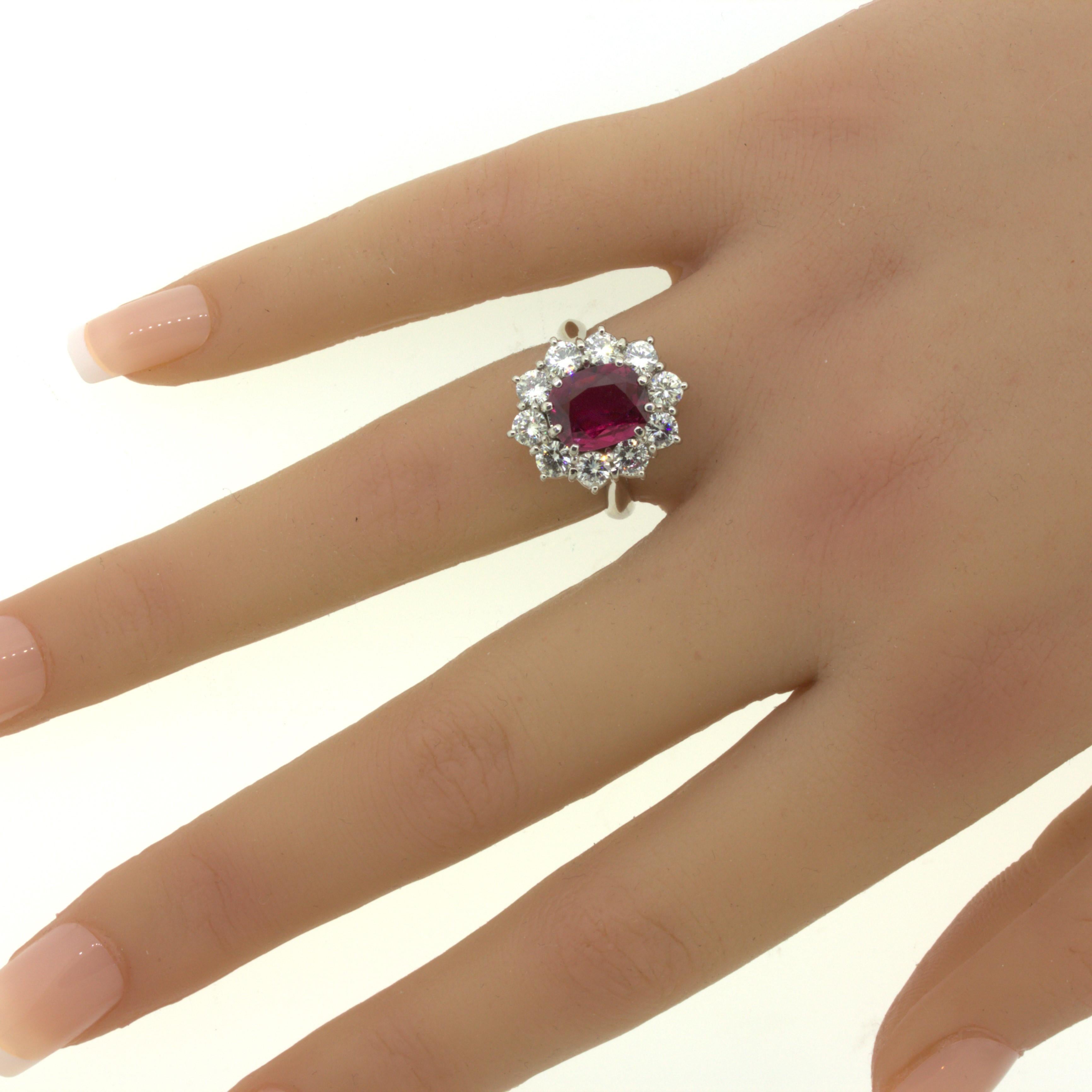 Bague en platine Princesse Diana avec diamant rubis de 2,58 carats, certifiée GIA en vente 10