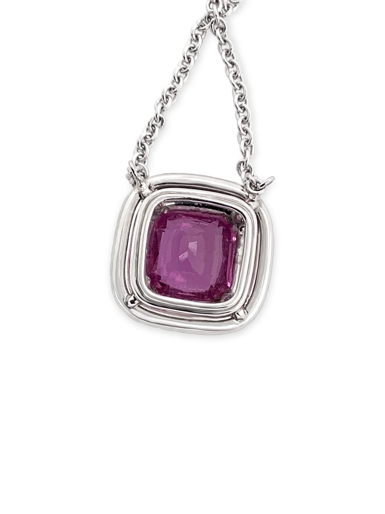 Taglio cuscino Collana a raggiera con zaffiro rosa e diamante da 2,58 carati con catena in platino in vendita