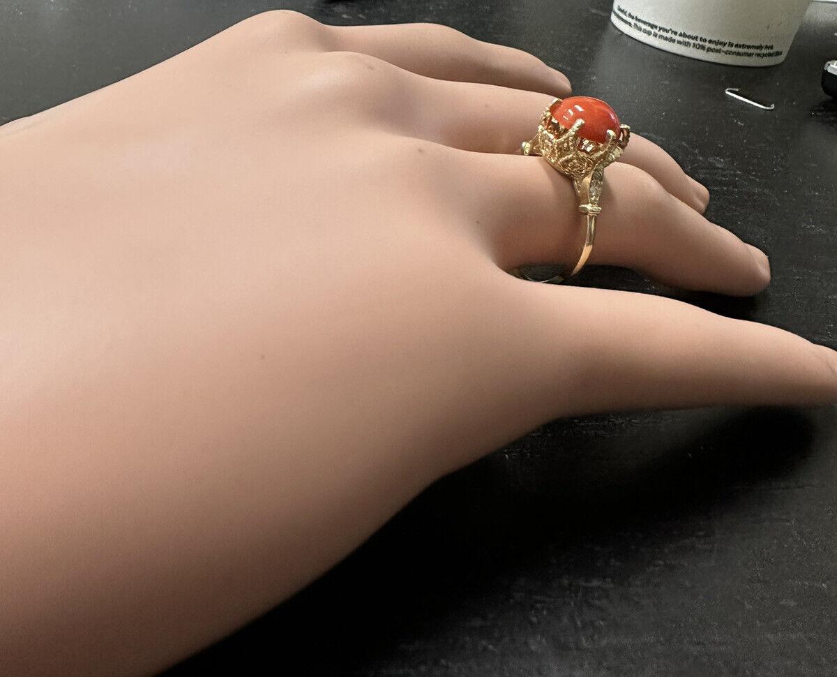 2.58 Carats Natural Impressive Coral and Diamond 14K Solid Yellow Gold Ring For Sale 2
