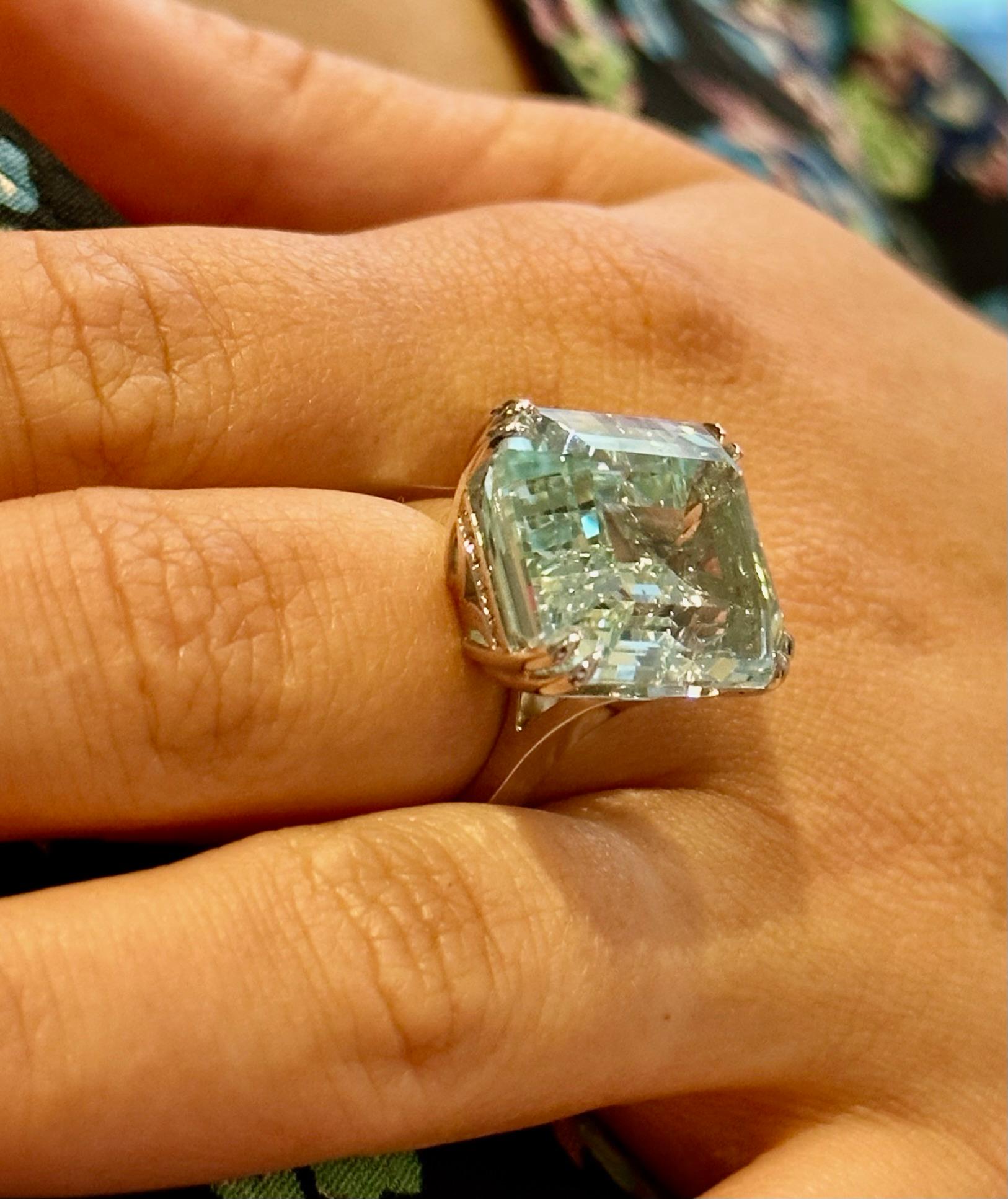 Emerald Cut 25.81 ct Aquamarine Ring. 18K. whitegold For Sale