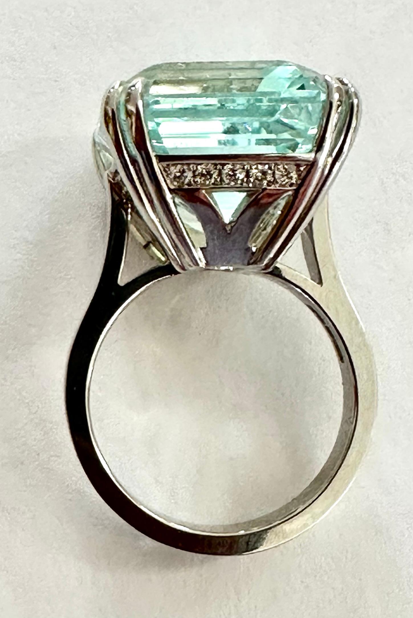 25.81 ct Aquamarine Ring. 18K. whitegold For Sale 1