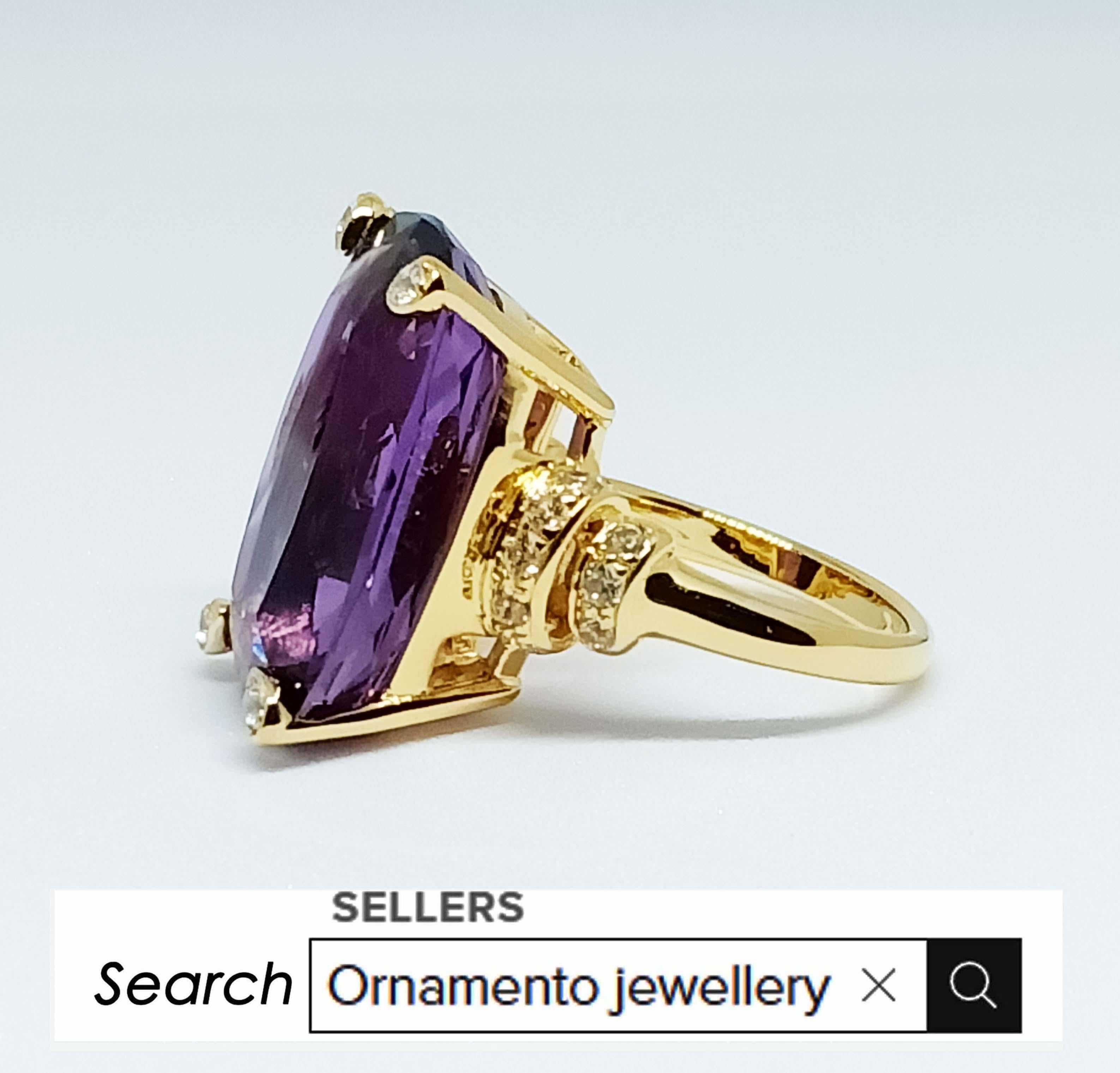 Taglio cuscino 25,82cts. Ametista grande in argento con placcatura in oro 18 carati in vendita
