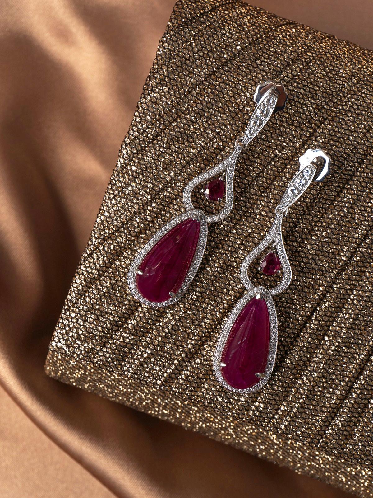 Art Deco 25.86 Carat Ruby Cabochon and Diamond Drop Earrings in 18 Karat White Gold