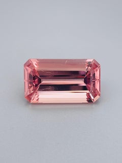 25,87 Karat natürliches Top Vivid Pink Morganit Brasilien Kollektion Farbe