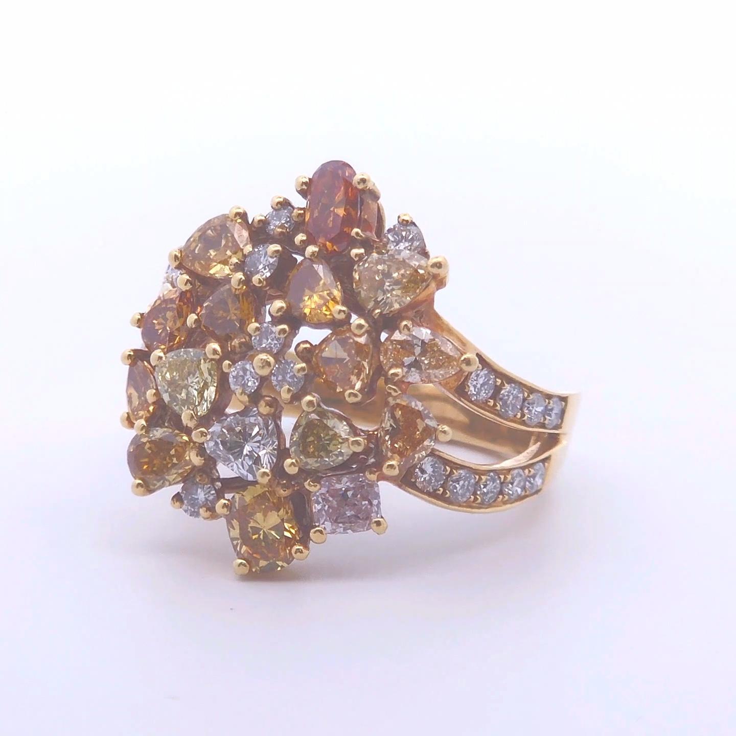 2.58ct Fancy Diamond Ring in 18k Gold In New Condition For Sale In Tustin, CA