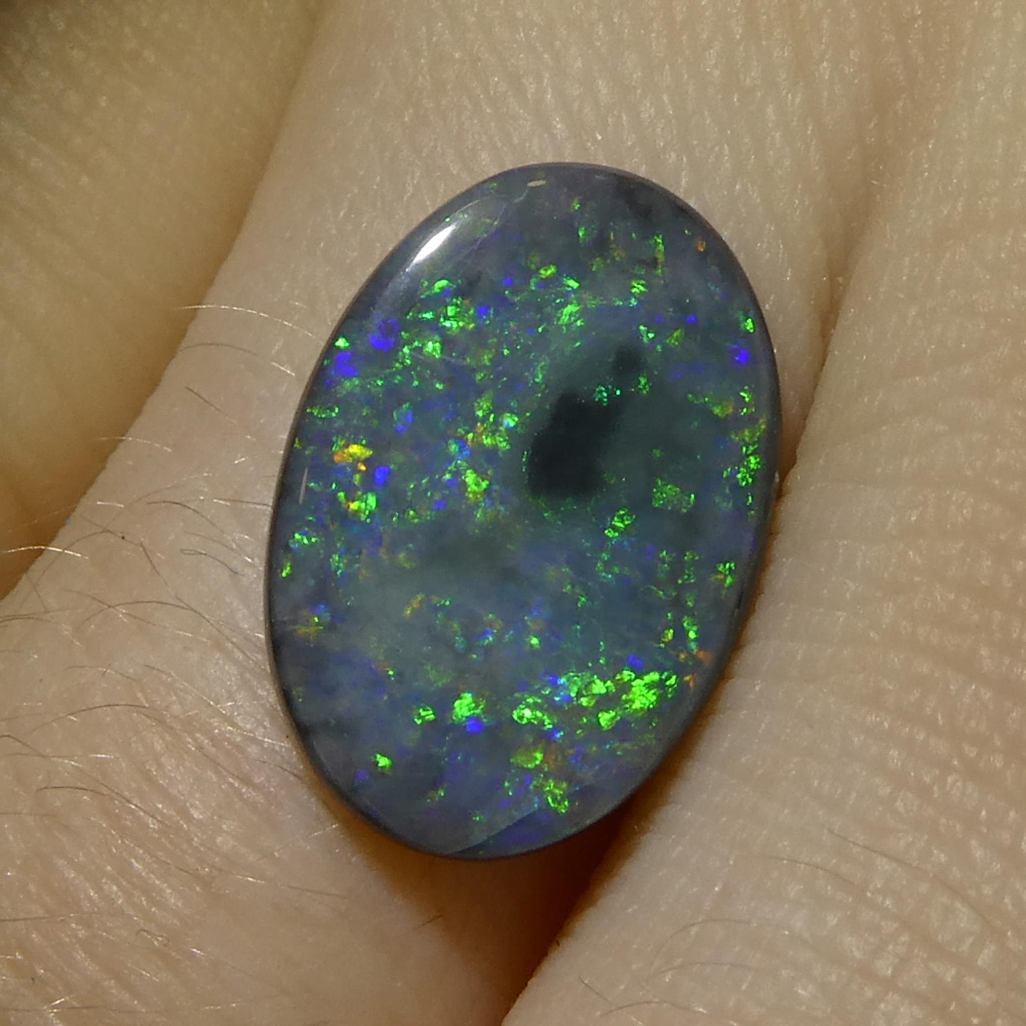 2.58ct Opale grigio ovale cabochon dall'Australia in vendita 1