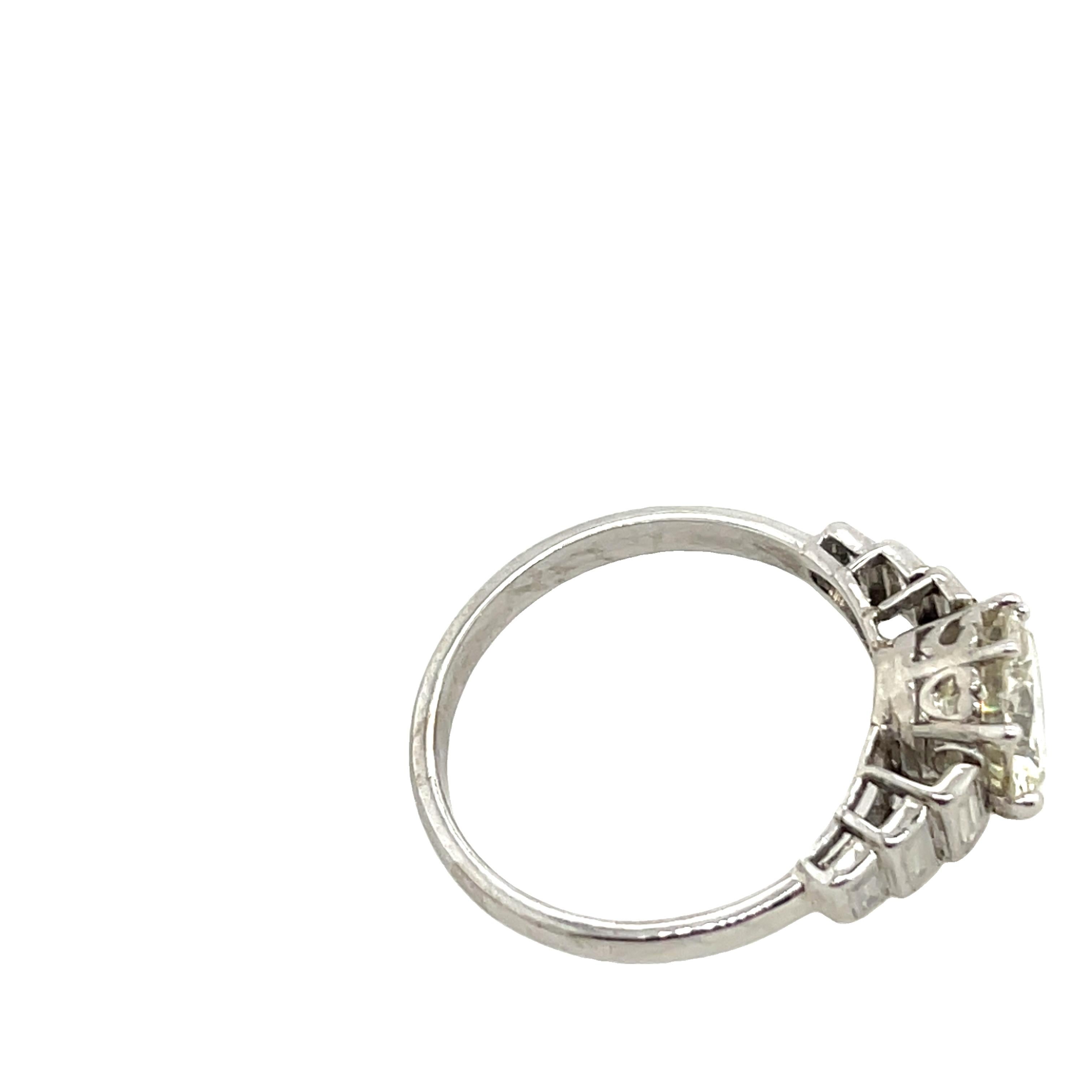 2,58 Karat runder Diamantring mit Brillantschliff K-L/SI3, gefasst in Platin für Damen oder Herren im Angebot