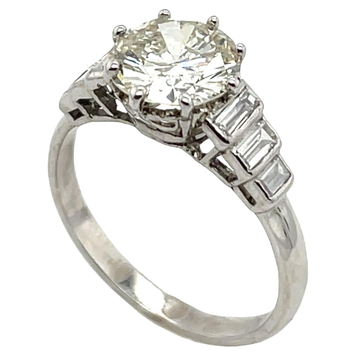 Anello con diamante rotondo taglio Brilliante K-L/SI3 da 2,58 carati, incastonato in platino