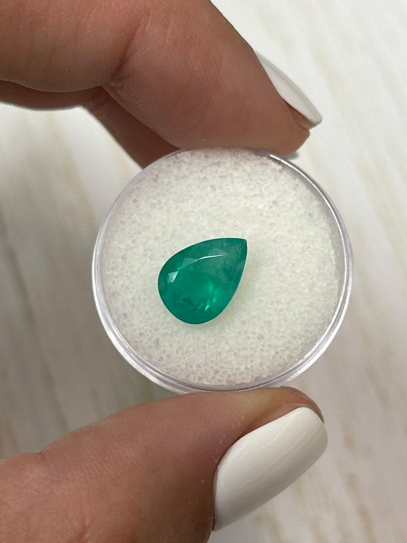Esmeralda verde colombiana de 2,59 quilates 11x8 - Lágrima talla pera Birthstone de mayo Corte pera en venta