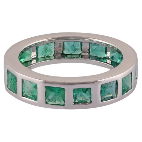 2.59 Carat Clear Emerald classic Band in 18k White Gold For Sale