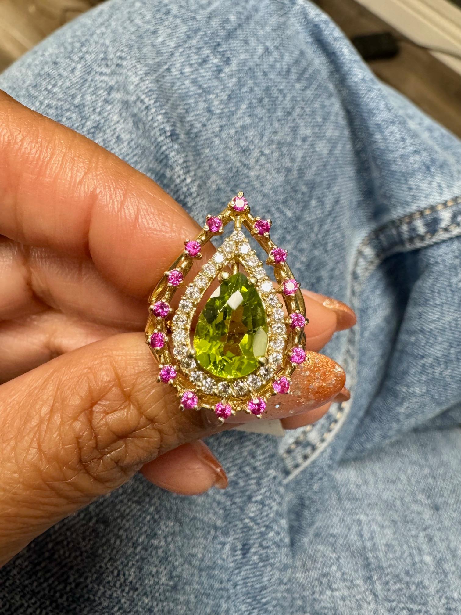 Bague cocktail en or jaune avec péridot, saphir et diamant de 2.59 carats Pour femmes en vente