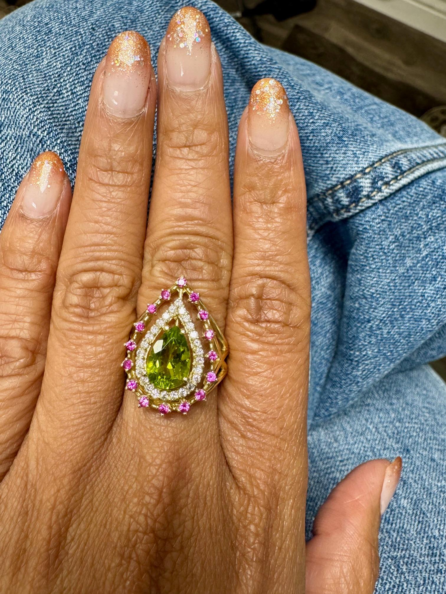 Bague cocktail en or jaune avec péridot, saphir et diamant de 2.59 carats en vente 2