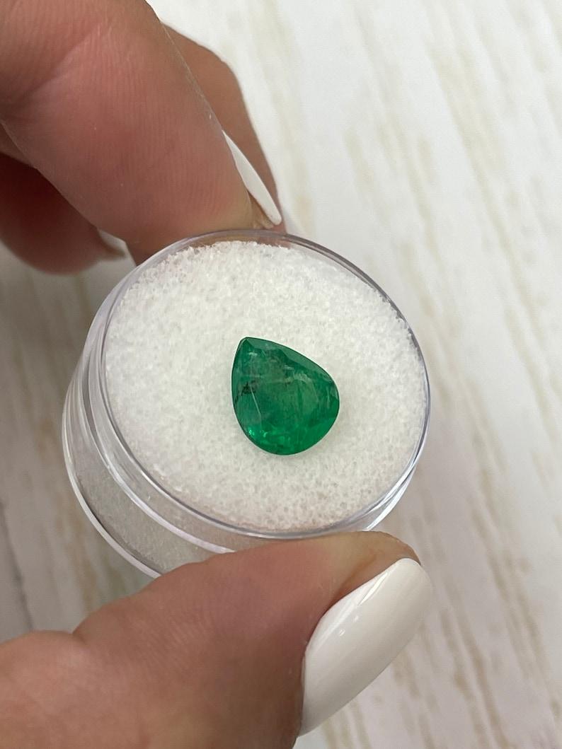 Taglio a goccia Smeraldo dello Zambia verde ricco da 2,59 carati - Gemma di maggio a goccia con taglio a pera in vendita