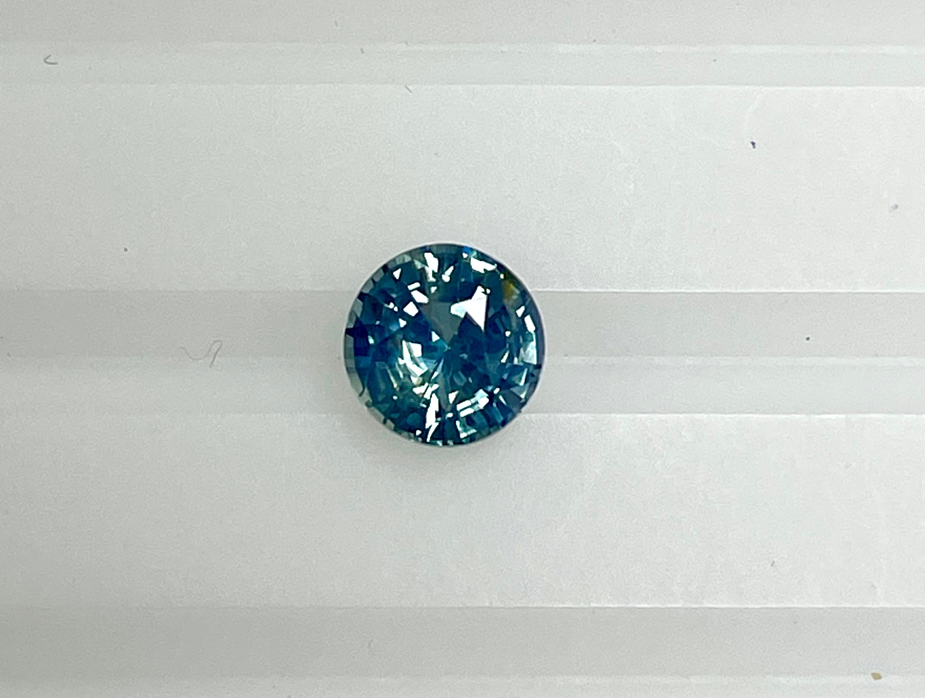 This is 2.59 Ct Natural No Heat Blueish green sapphire that is certified by GiA .
It is great mix of blue and green colors that they refer to as Teal color Sapphire.
It exhibits great color and clarity and cutting . It is African origin .