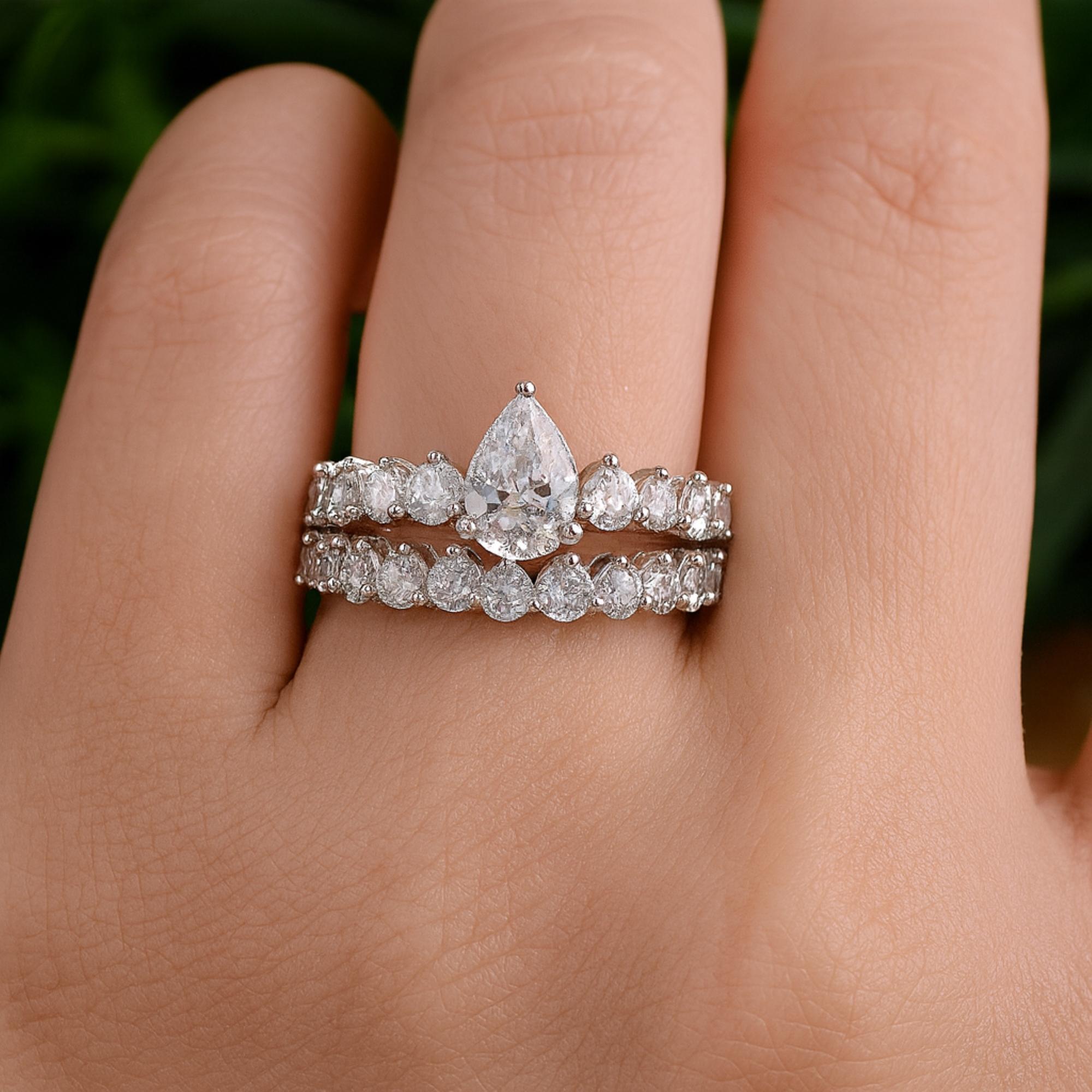 in vendita:  2,59 Ct. Set di due anelli nuziali con pera e diamante rotondo in oro bianco 14 carati 2