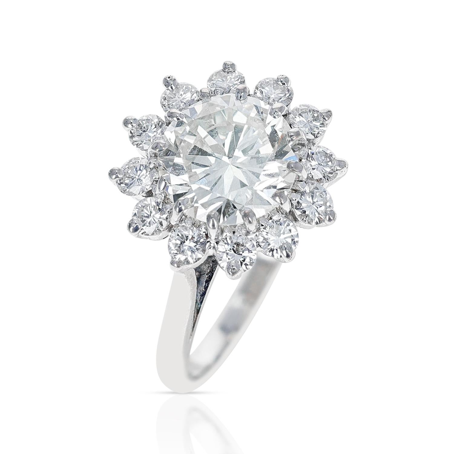 2.59 Karat VVS2 Runder Diamantring mit Diamanten akzentuiert, Platin 2