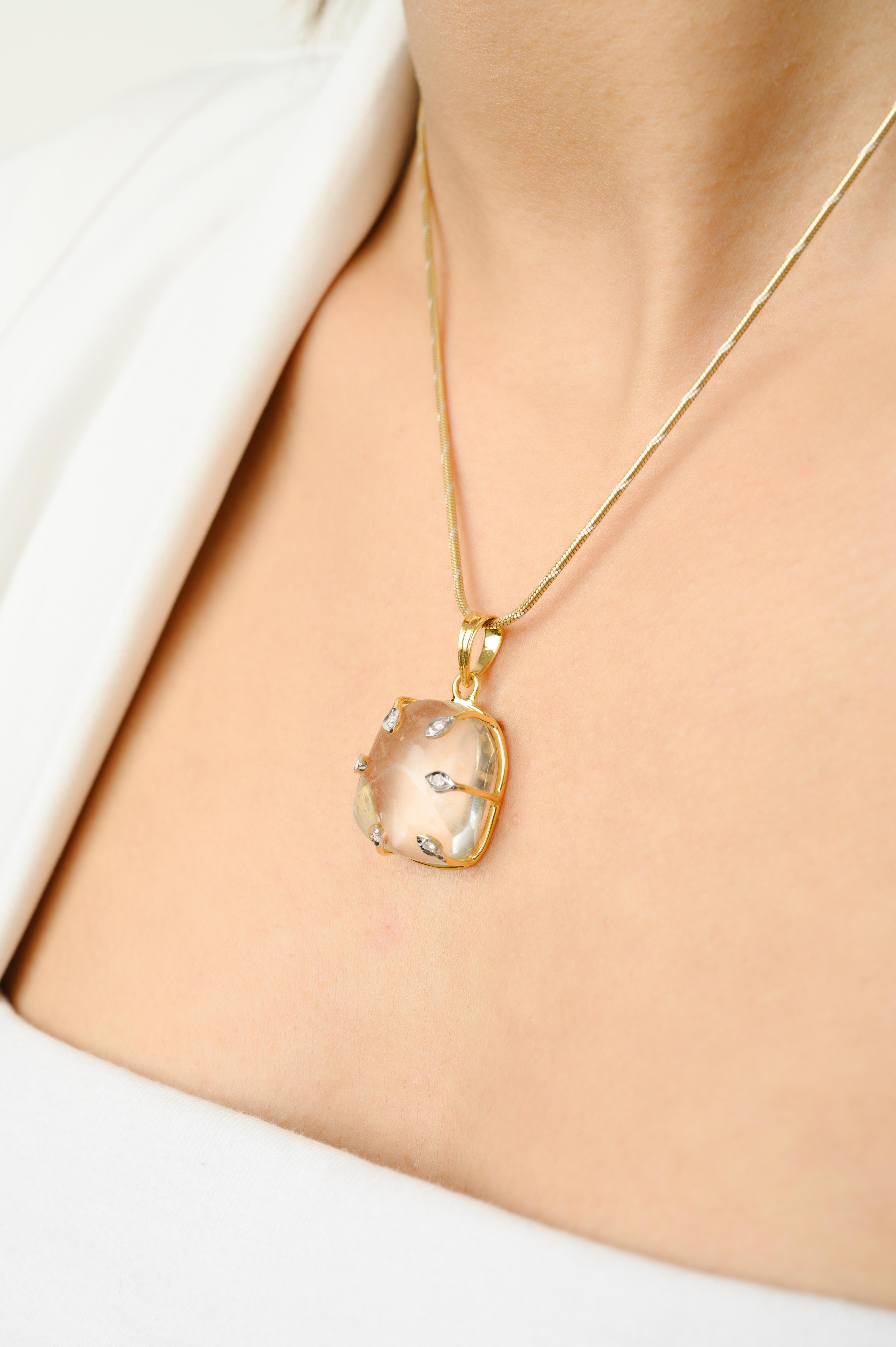 Pendentif en or jaune massif 14 carats avec diamants et cristal de 25,92 carats de taille inégalée Pour femmes en vente