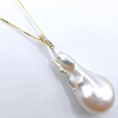 25.97ct Iridescent Large Baroque Pearl Diamond Pendant Necklace 18K Yellow Gold
