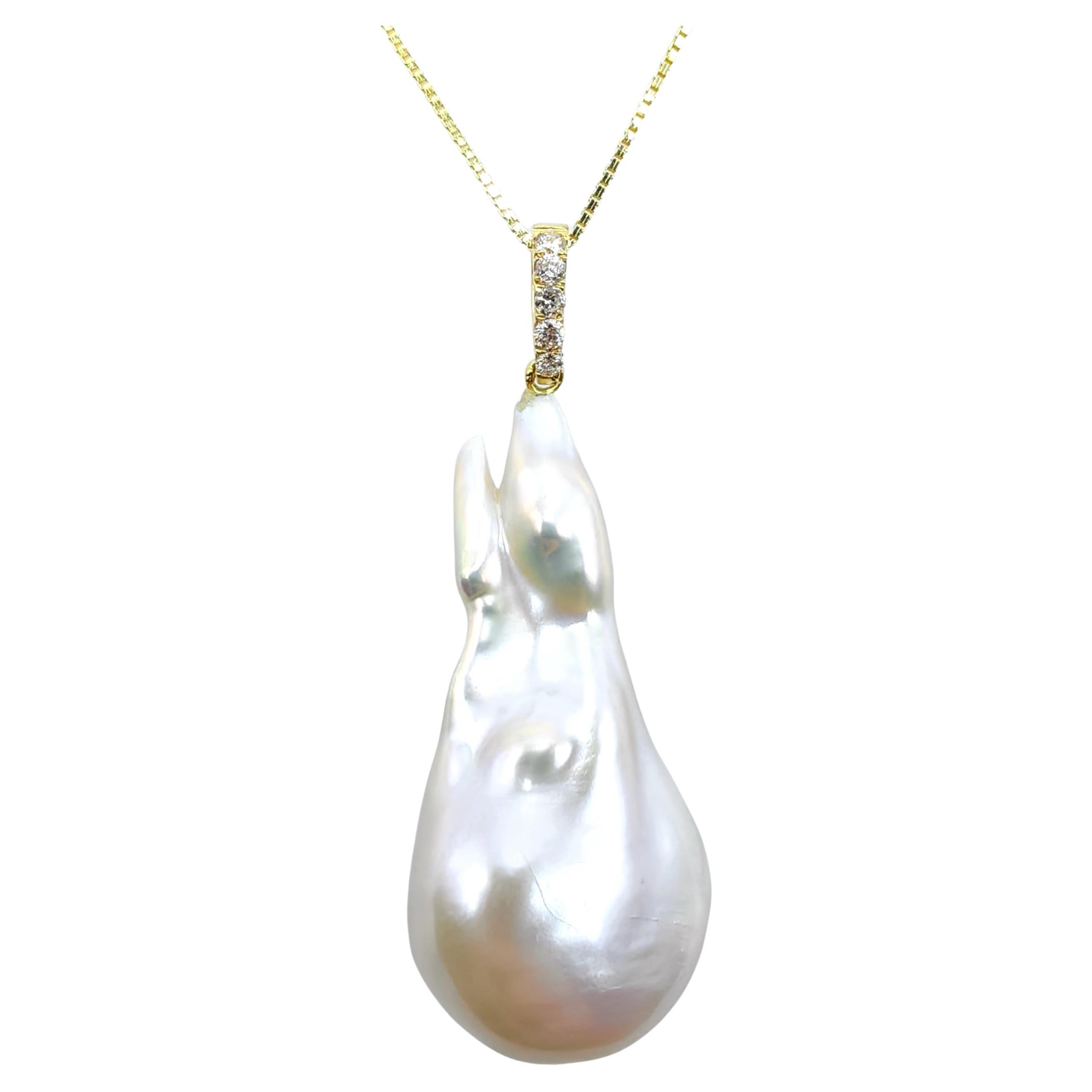 25.97ct Iridescent Large Baroque Pearl Diamond Pendant Necklace 18K Yellow Gold For Sale