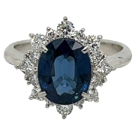 2.59 Carat Gorgeous Sapphire Platinum Ring For Sale