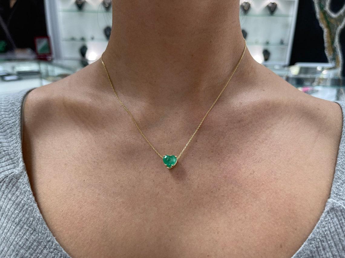 Women's 2.59cts 14K Colombian Emerald-Heart Cut Gold Solitaire Pendant For Sale