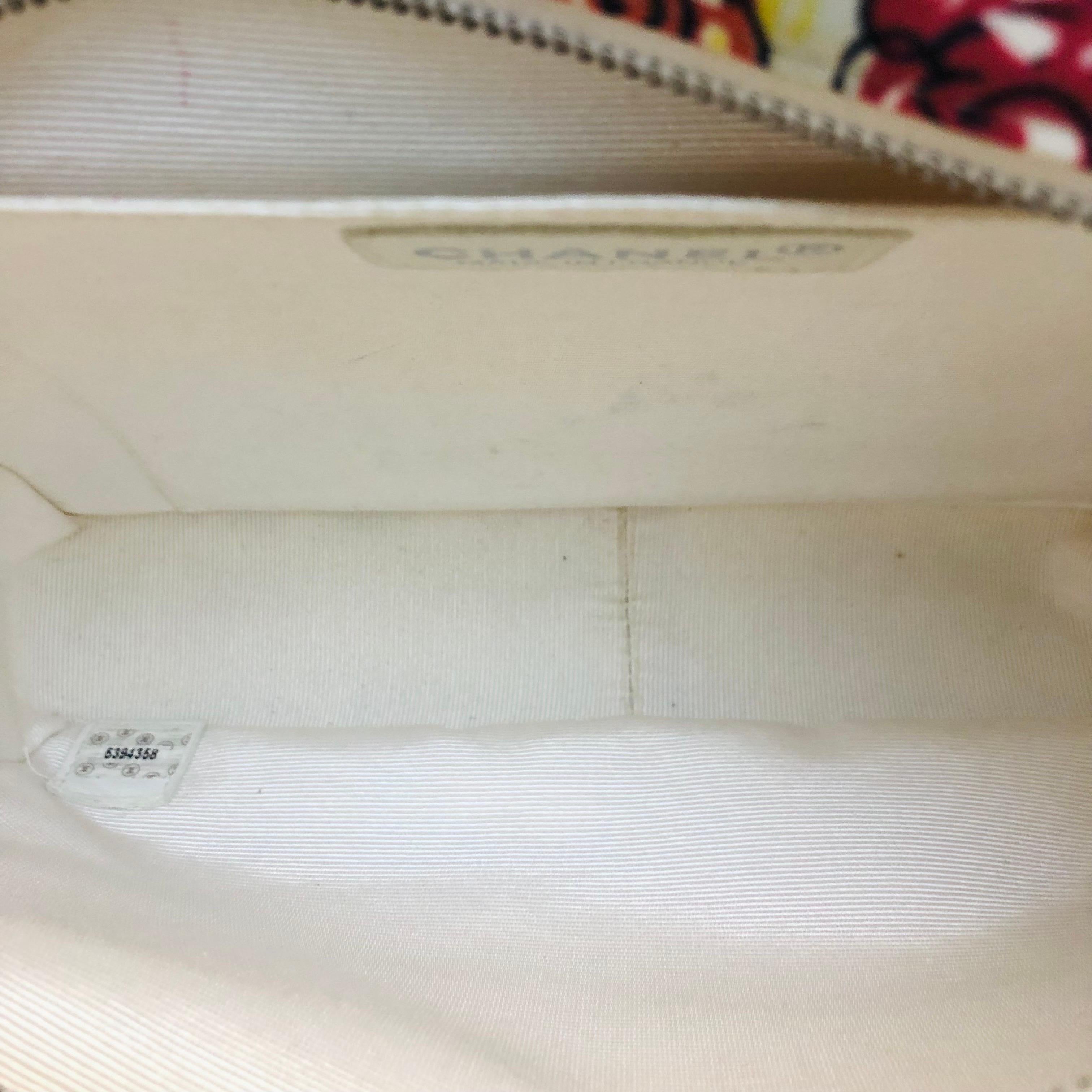 Petit sac fourre-tout Chanel 25 cm multicolore Camélia CC imprimé Unisexe en vente