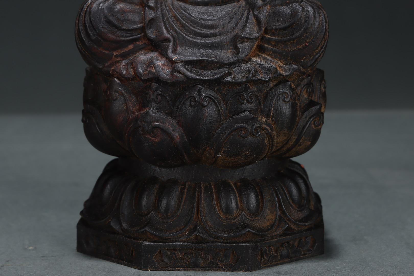 25cm Vintage Agarwood geschnitzter Vairocana-Buddha auf Lotusblume sitzend auf Lotusblume, Vintage (19. Jahrhundert) im Angebot