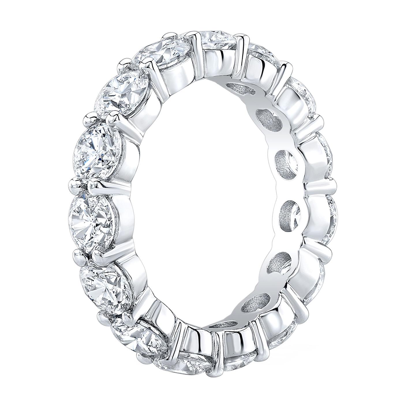 Modernist 2.5ct 18 Natural Round Diamond Eternity Band Wedding Ring Platinum VS1 Clarity For Sale