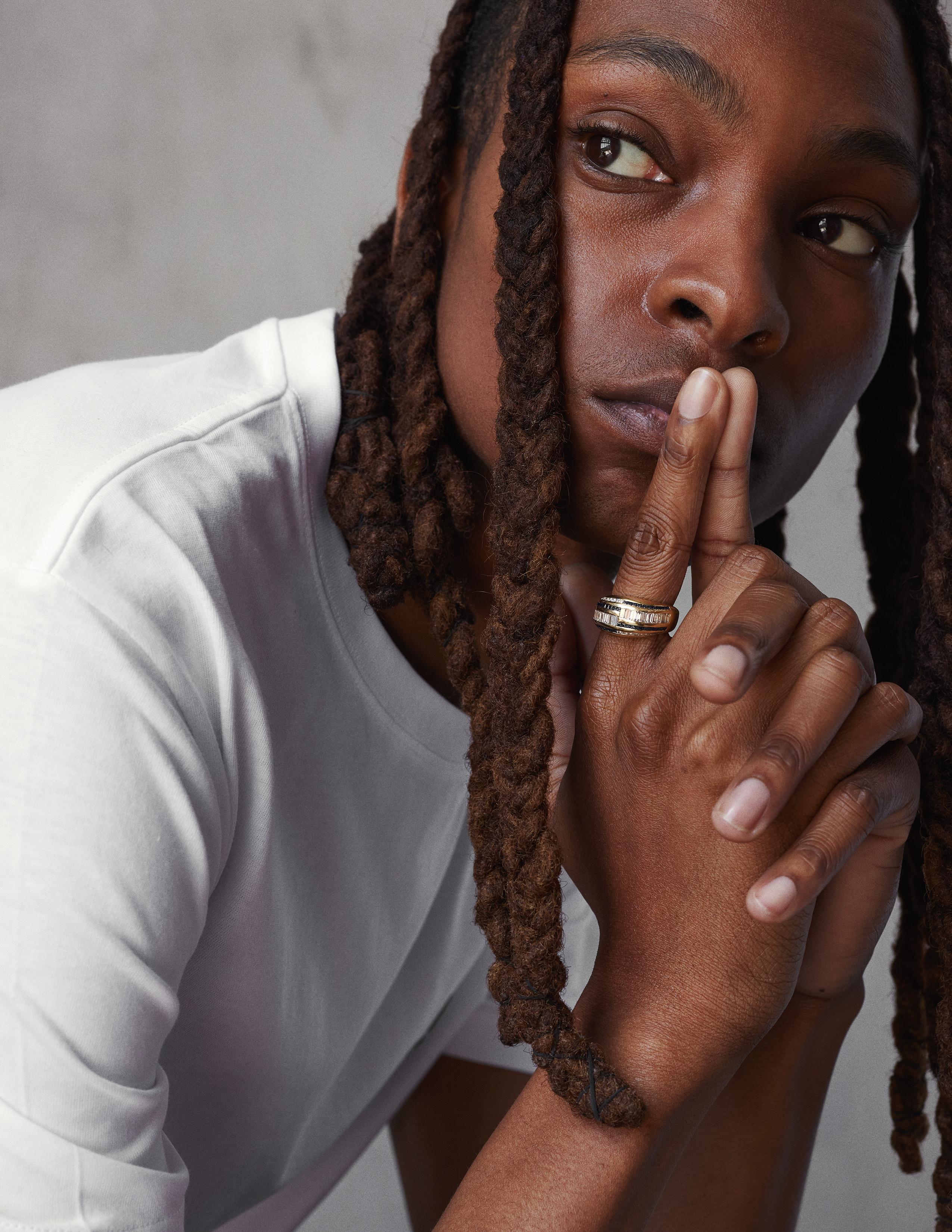 En venta: Anillo de cóctel de oro de 18 quilates con diamantes talla baguette y princesa y zafiro de 2,5 quilates  3