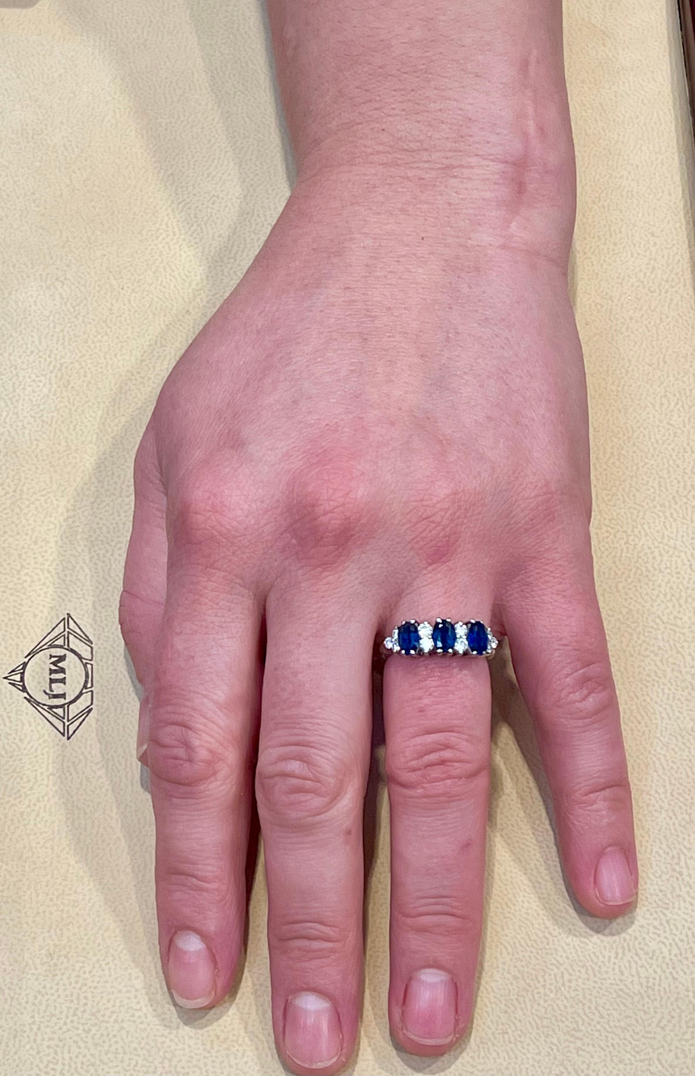 2.5ct Blue Sapphire & 0.6ct Diamond Cocktail Ring in 18 Karat White Gold Estate For Sale 2