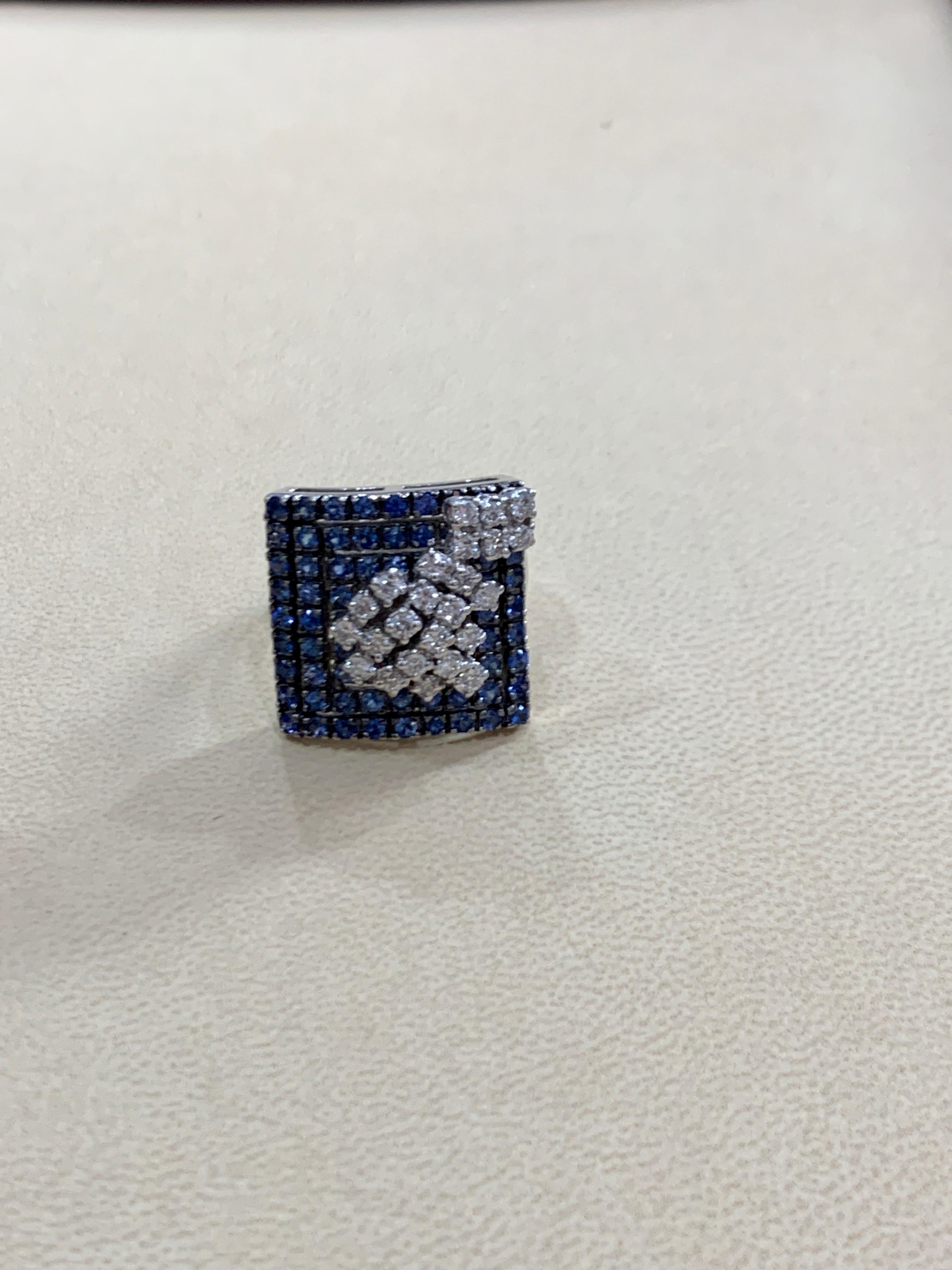 2.5 Carat Blue Sapphire and .65 Ct Diamond Cocktail Ring in 18 Karat Gold Estate en vente 4