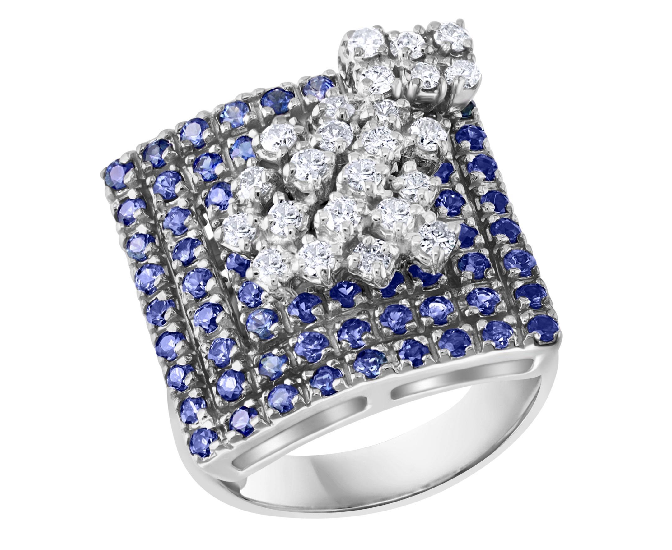 2.5 Carat Blue Sapphire and .65 Ct Diamond Cocktail Ring in 18 Karat Gold Estate en vente 5