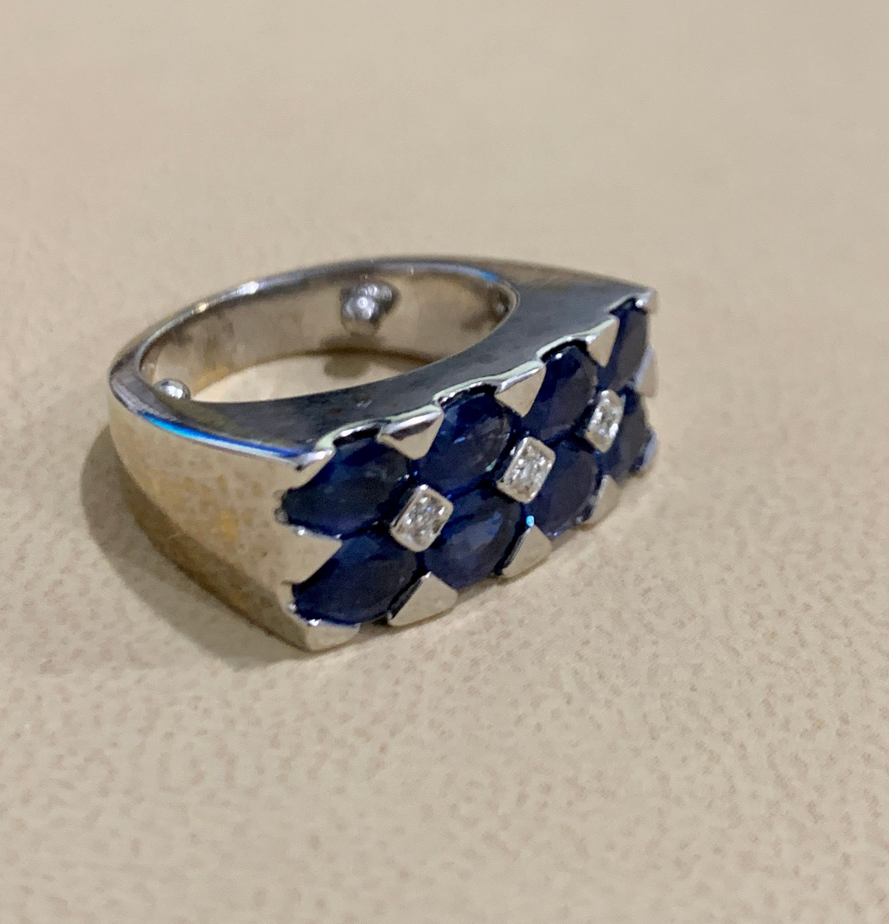 2.5 Carat Blue Sapphire and Diamond Cocktail Ring in 18 Karat White Gold Estate For Sale 2