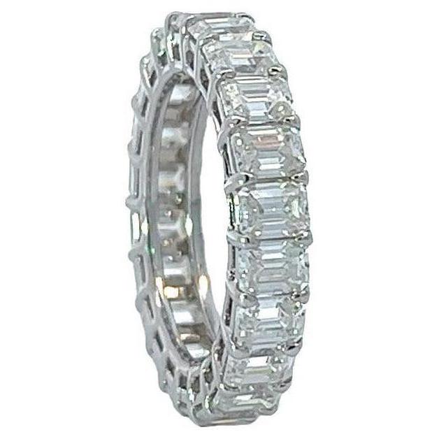 En vente :  (.25ct each) GH VS Emerald Cut Diamond Eternity Band by Arnav