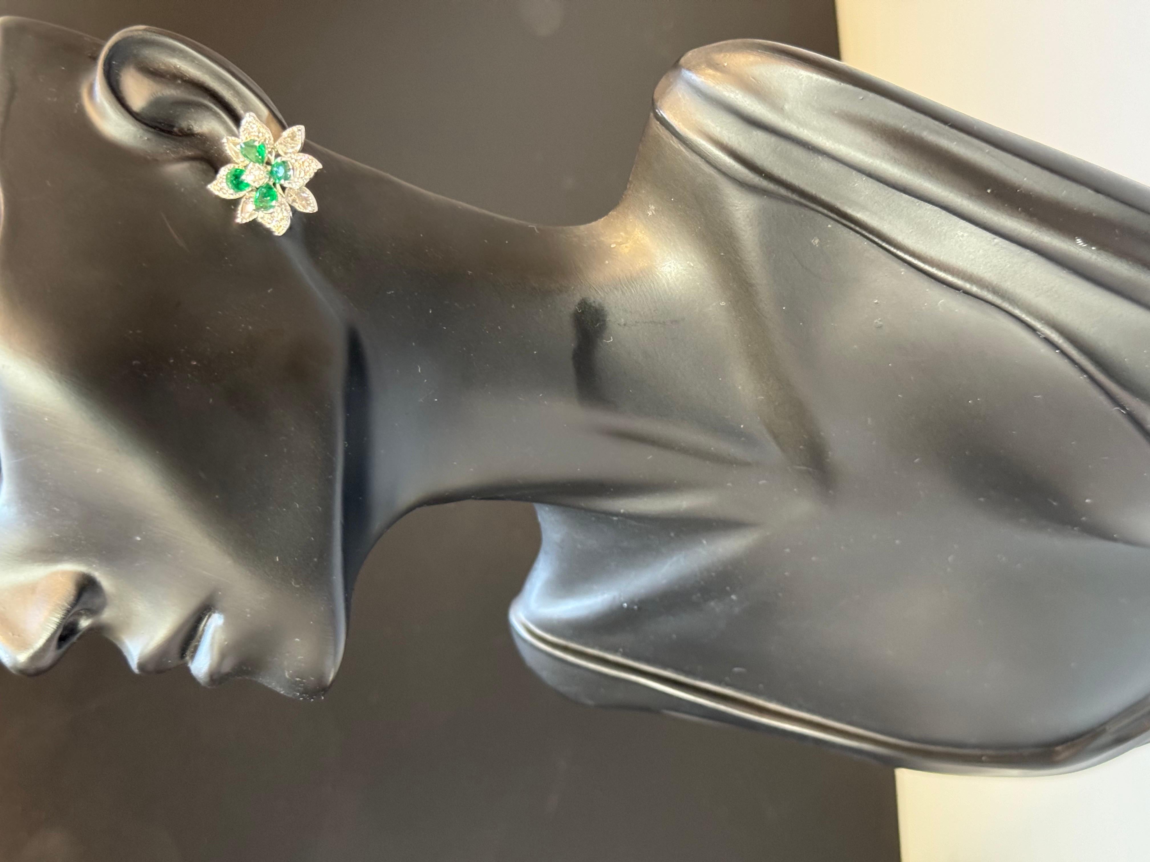 2.5Ct Natural Zambian Emerald  & 1.75 Ct Diamond & Rose cut Diamond Earring 18KG For Sale 7