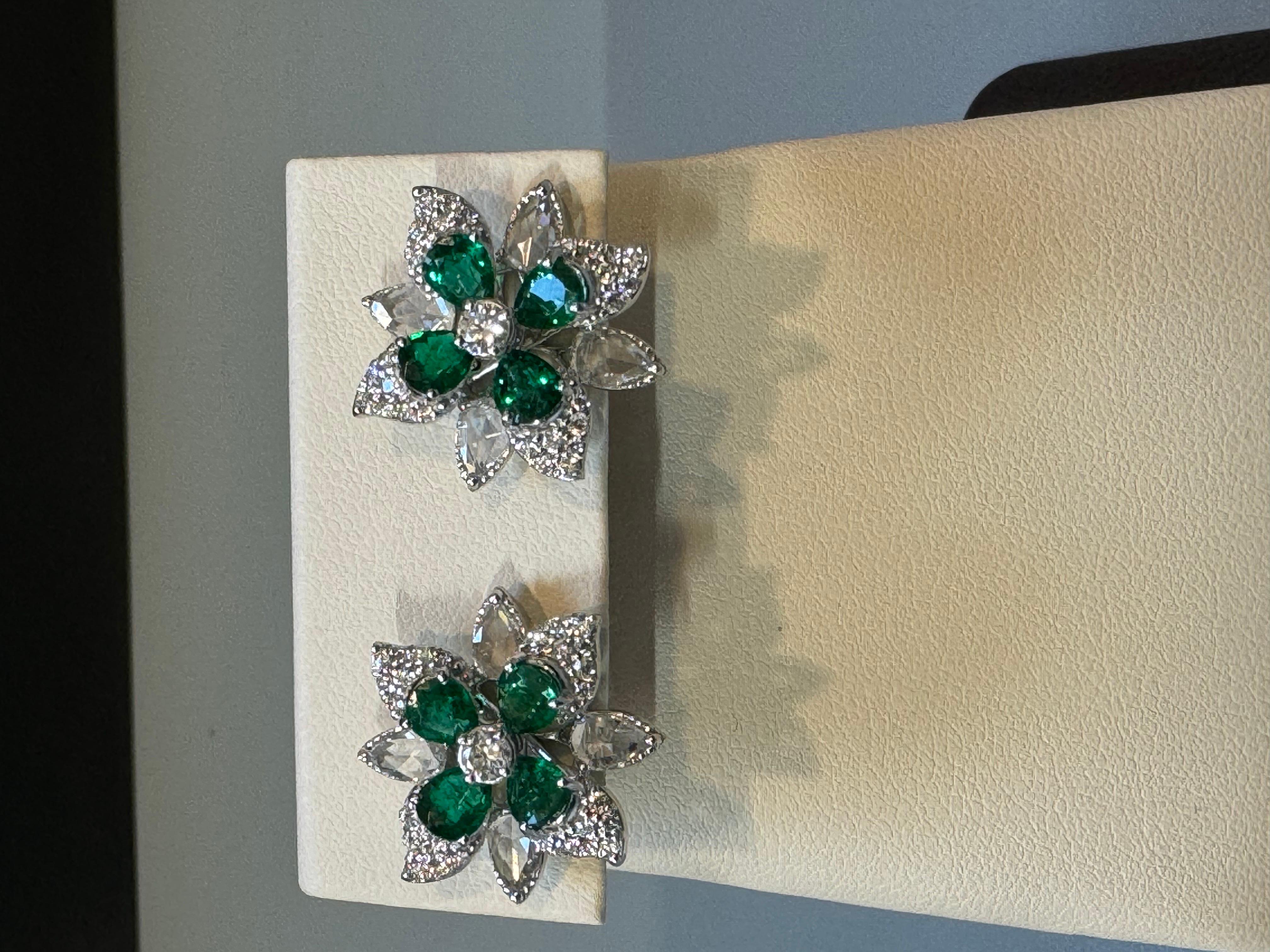 2.5Ct Natural Zambian Emerald  & 1.75 Ct Diamond & Rose cut Diamond Earring 18KG For Sale 8