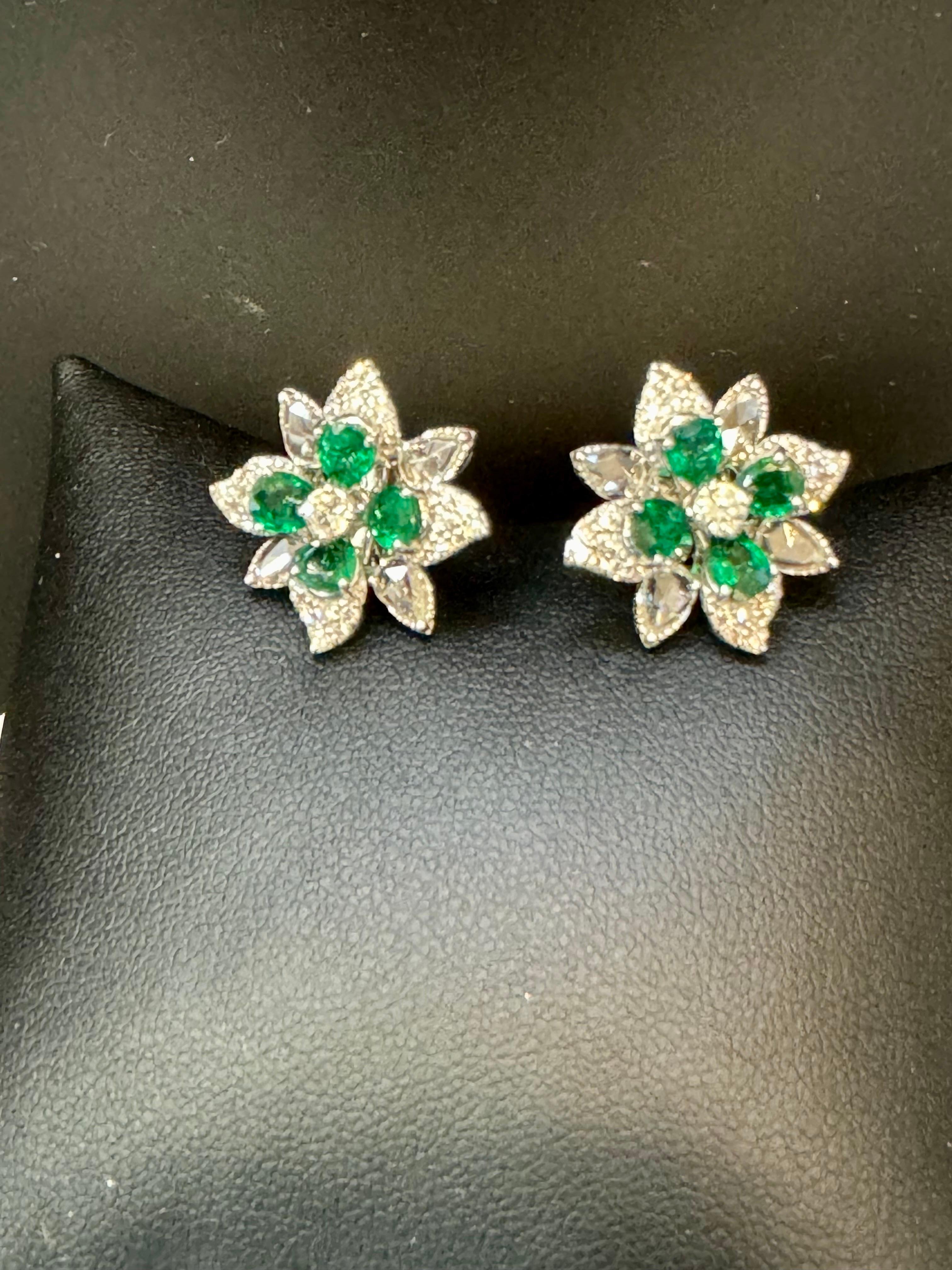 2.5Ct Natural Zambian Emerald  & 1.75 Ct Diamond & Rose cut Diamond Earring 18KG For Sale 12