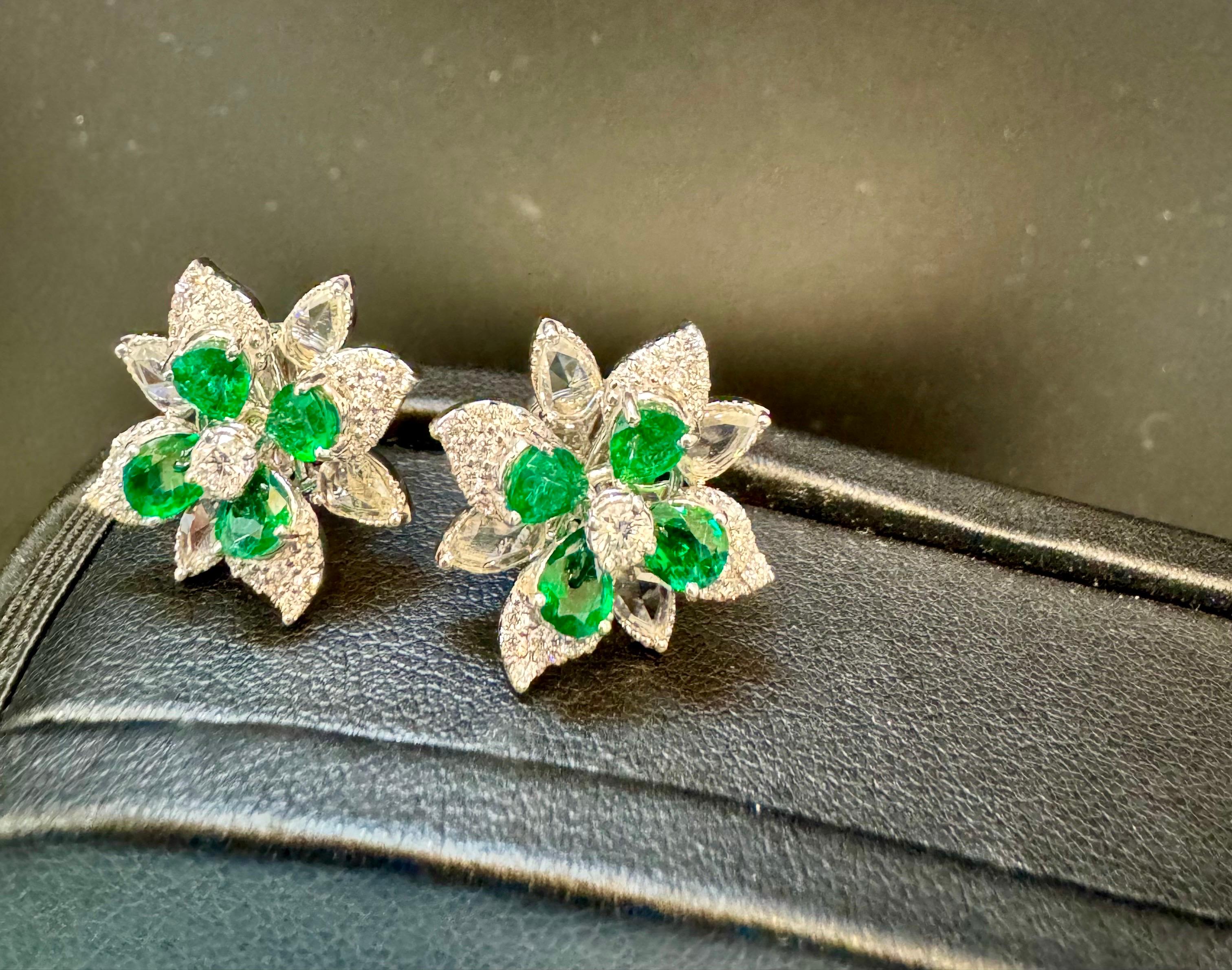 Pear Cut 2.5Ct Natural Zambian Emerald  & 1.75 Ct Diamond & Rose cut Diamond Earring 18KG For Sale