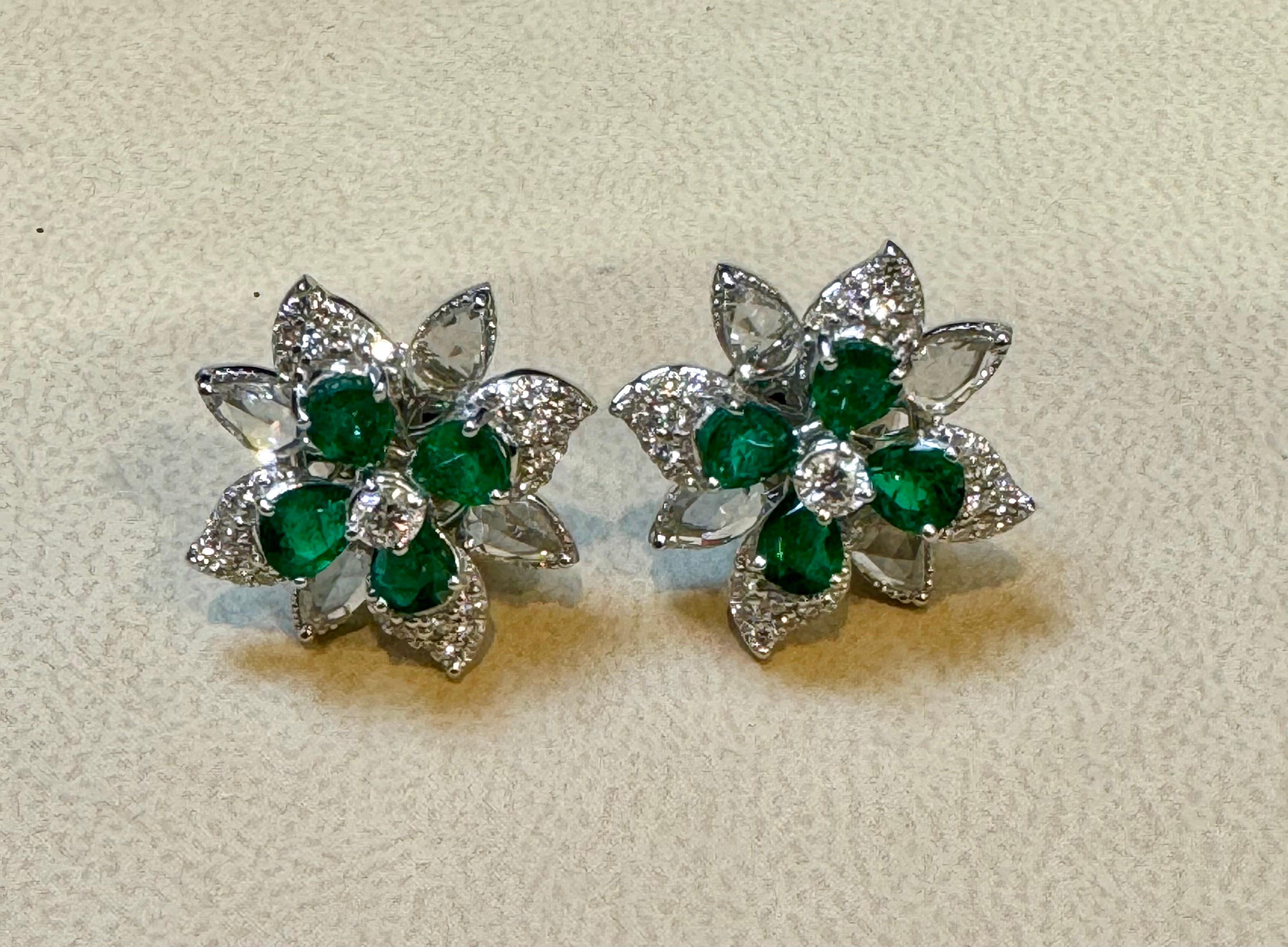 2.5Ct Natural Zambian Emerald  & 1.75 Ct Diamond & Rose cut Diamond Earring 18KG In Excellent Condition For Sale In New York, NY