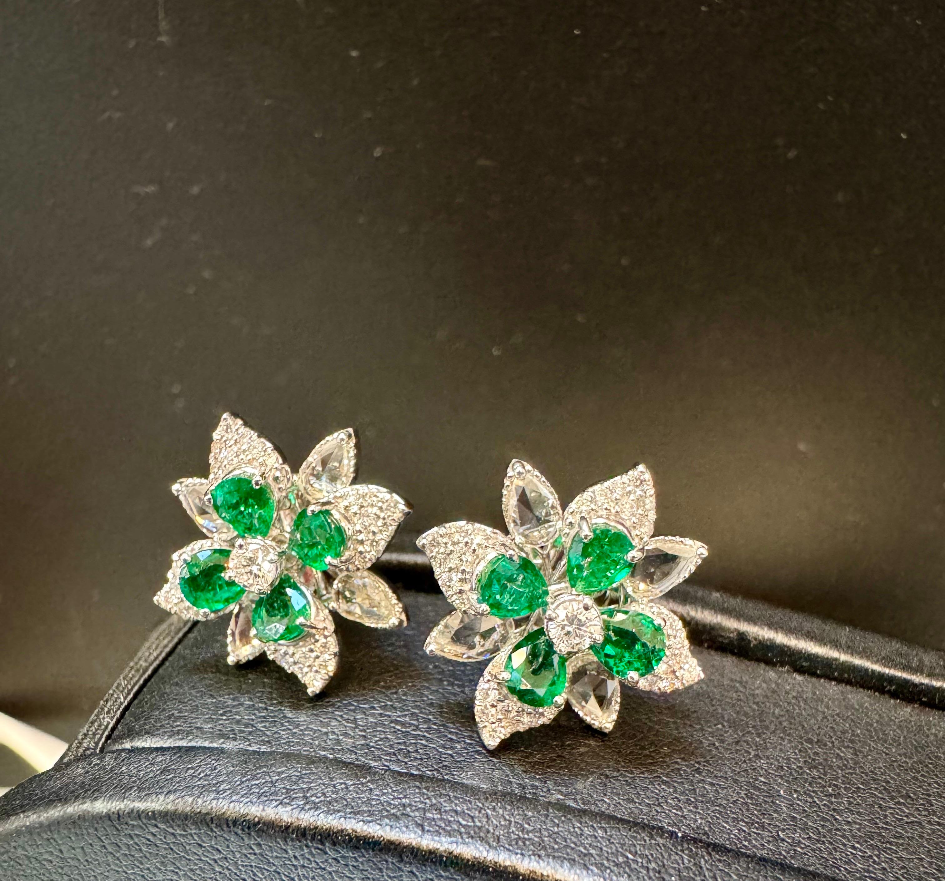 2.5Ct Natural Zambian Emerald  & 1.75 Ct Diamond & Rose cut Diamond Earring 18KG For Sale 1